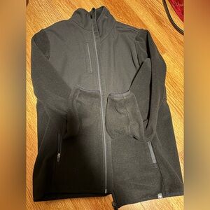 FIGS jacket in Black XS